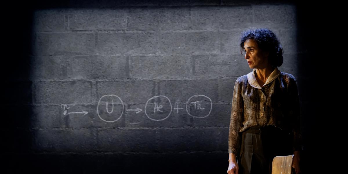 „Karikó Katalin évekig küzdött a láthatatlanság és az elutasítás ellen az Egyesült Államokban, de kitartott, és alapjaiban változtatta meg az orvostudományt. Amikor megkérdezték tőle, mit üzenne a fiataloknak, csak annyit mondott: »ne adjátok fel«”