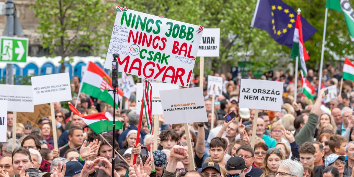 Biztosra vehető,
hogy egyetlen
demokratikus
elkötelezettségű
politikai párt,
társadalmi szervezet
vezetője
sem tudatosan
rombolja ma
Magyarországon
a rendszerváltás
esélyeit