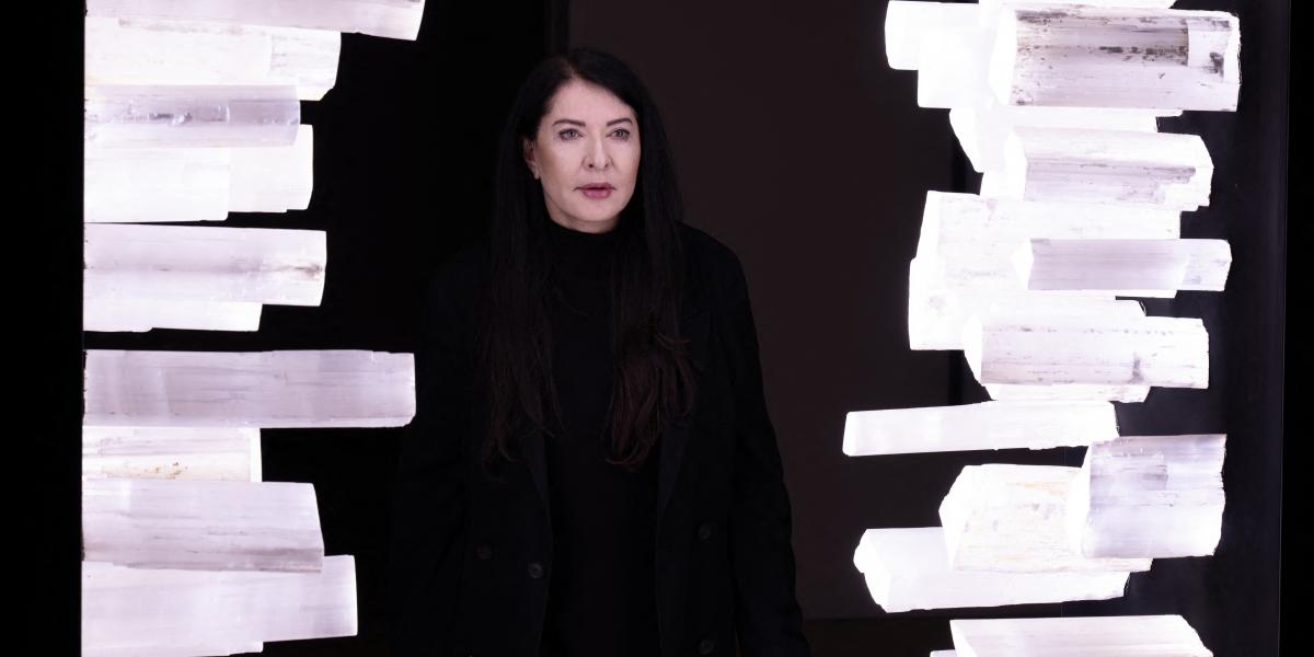 „Most sok a háború, az éhínség, a boldogtalanság, és szörnyű politikai helyzetek vannak, miközben melegszik fel a bolygó. Kell a szépség, a harmónia és a szerelem. Fel kell emelnünk a lelkünket”