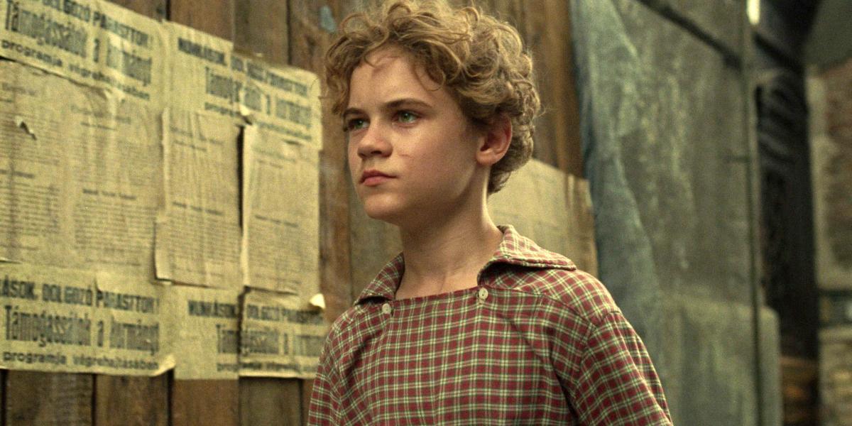 Az Árva ábrázolásmódja és atmoszférája olyan erős, hogy pontosan érezzük, mennyire félelmetes volt a korszak