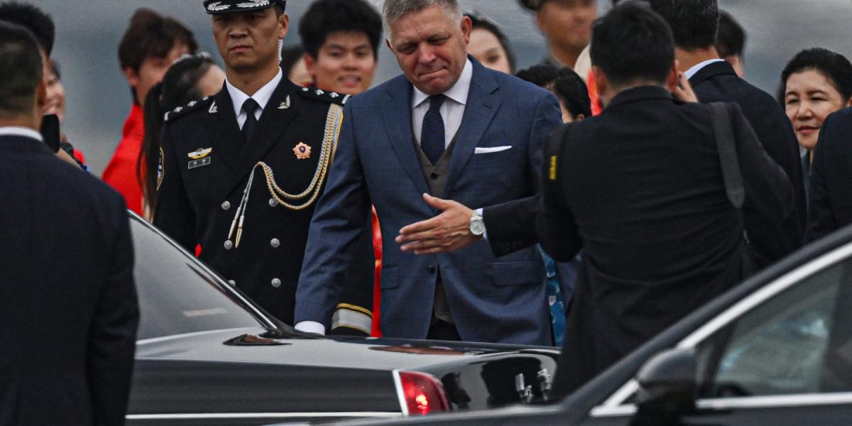 Robert Fico érkezése Pekingbe szeptember 2-án 