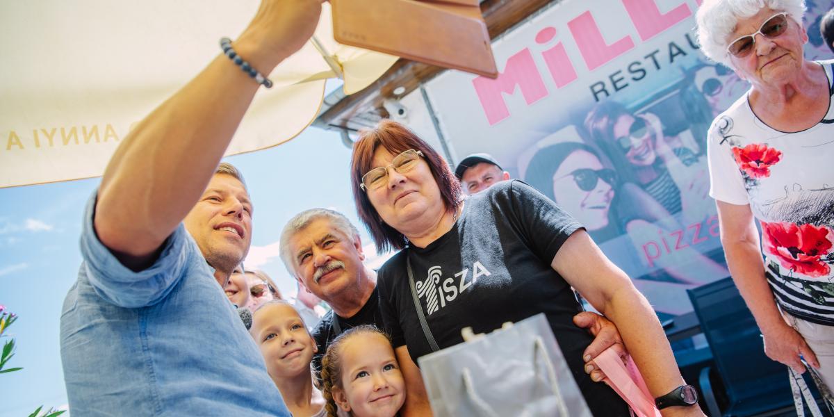 Magyar Péterék applikációja az önkénteseket csatornázza be a pártba