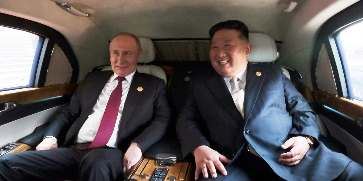 Vlagyimir Putyin és Kim Dzsong Un.