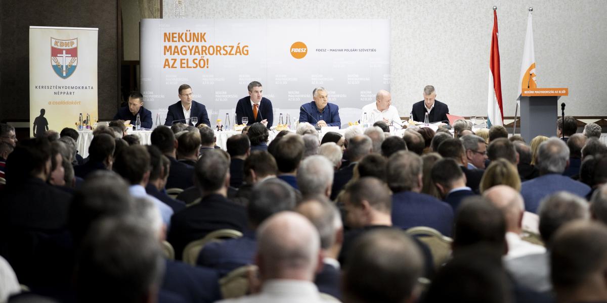 A Fidesz és a KDNP kihelyezett frakcióülése Balatonfüreden 2025. február 18-án.