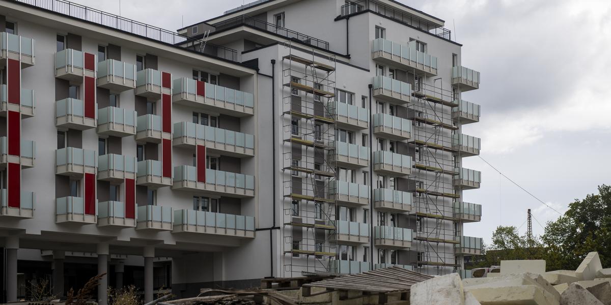 Az építőipar örülhet a szélesre tárt ajtóknak, mert aki eddig gondolkodott, az most a jelek szerint elindul a kedvezményes hitelért