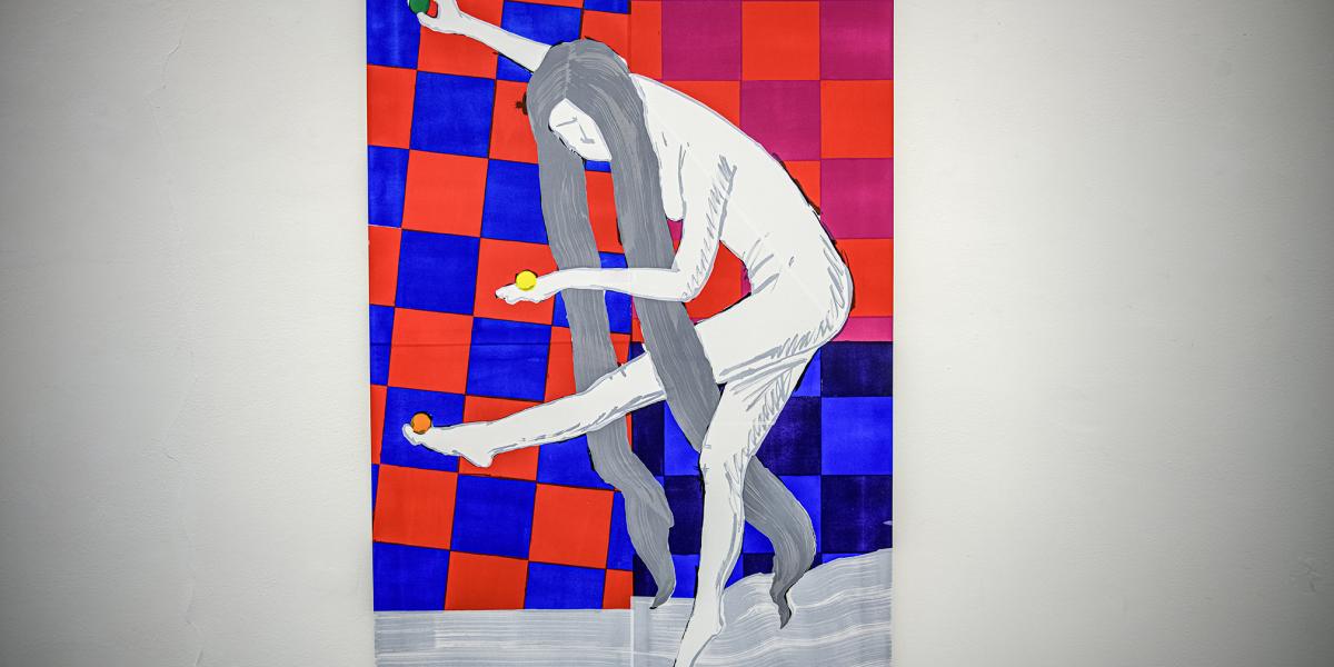 A képzeletbeli szálloda tereiben mindenféle alak és motívum tűnik fel