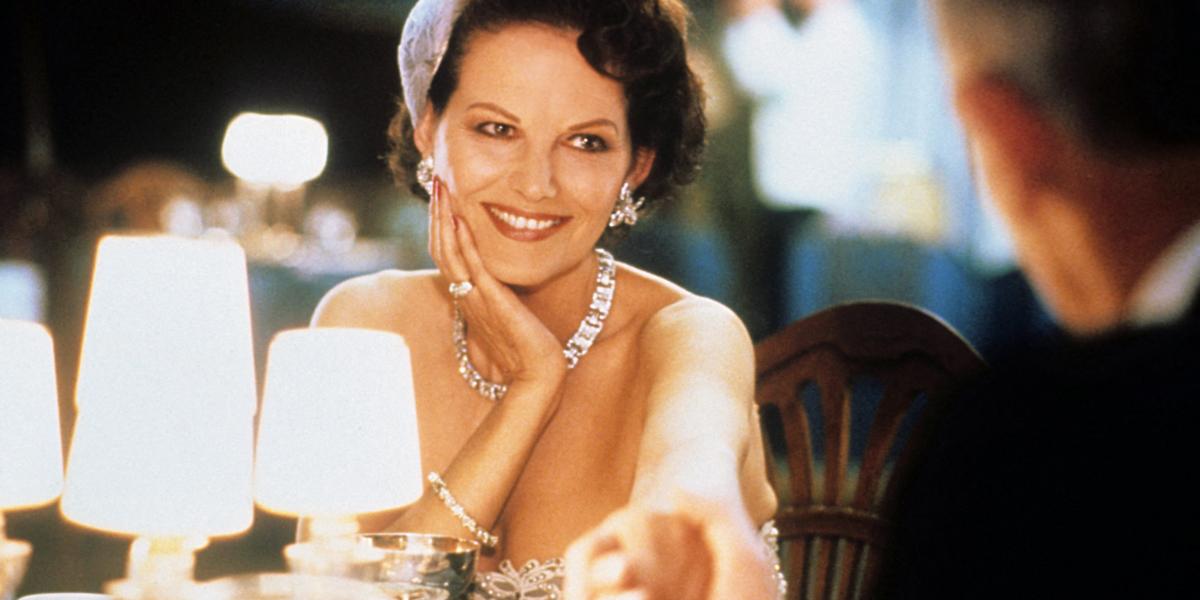 Clauida Cardinale az `54 tele: Pierre abbé című filmben 