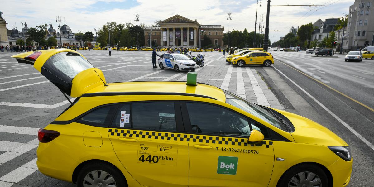 Taxis tüntetés a Hősök terén szeptember 24-én 