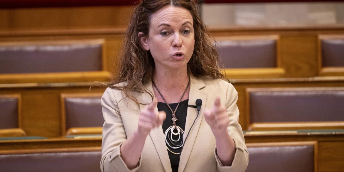 Szabó Tímea az Országgyűlés plenáris ülésén szeptember 29-én