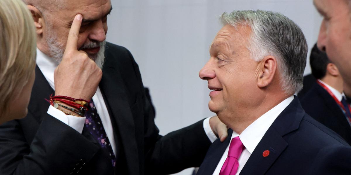 Albánia miniszterelnöke, Edi Rama és Orbán Viktor az Európai Politikai Közösség csúcstalálkozóján 2025. október 2-án