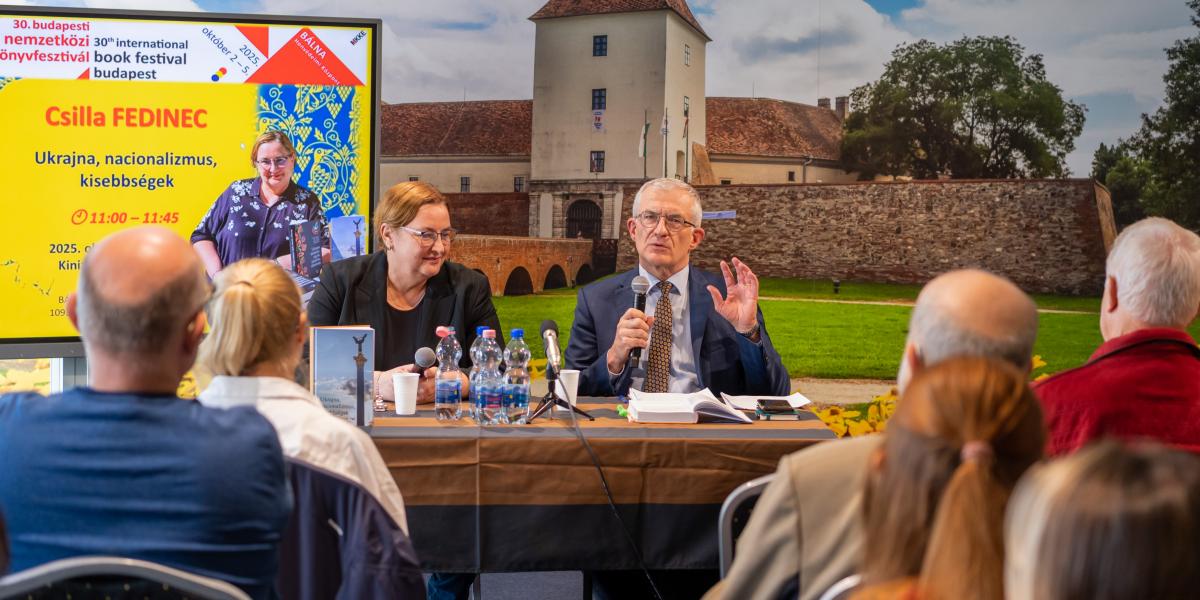 A háború okozta sokk hatására kezd megszűnni az ukrán népre jellemző sokszínűség – hangsúlyozta Fedinec Csilla Ukrajna nemzeti identitásáról