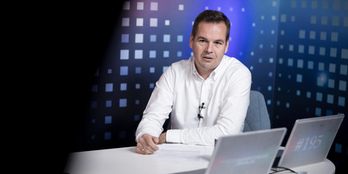 Németh Balázs műsorvezető a Harcosok órája szeptember 29-i adásában 