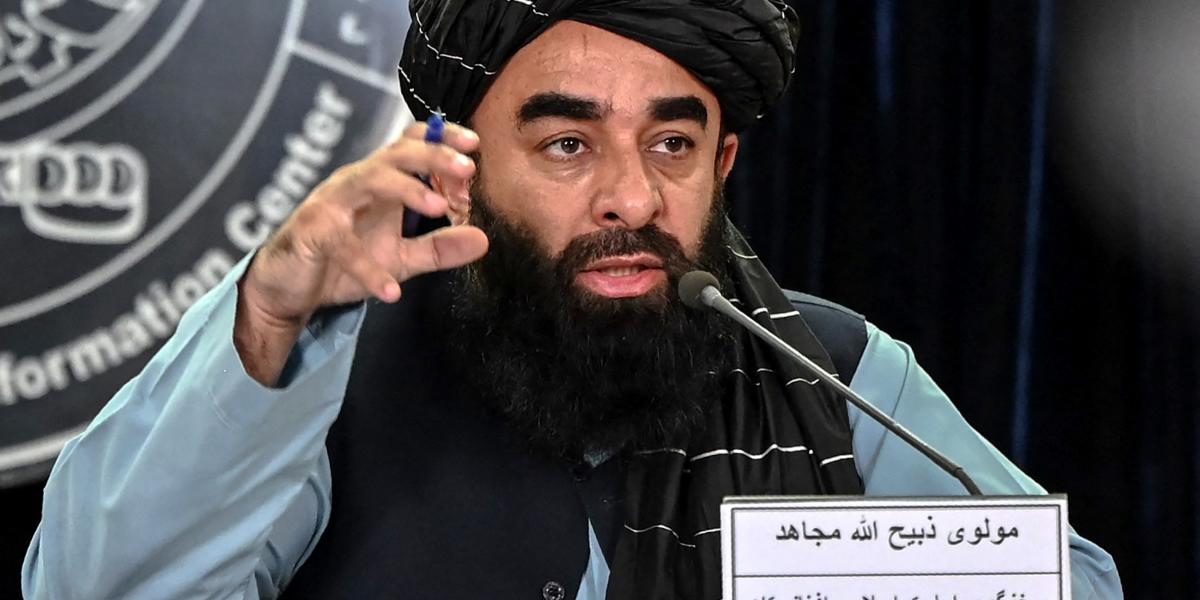 Zabihullah Mudzsahid tálib szóvivő az incidensről tartott október 12-i sajtótájékoztatón