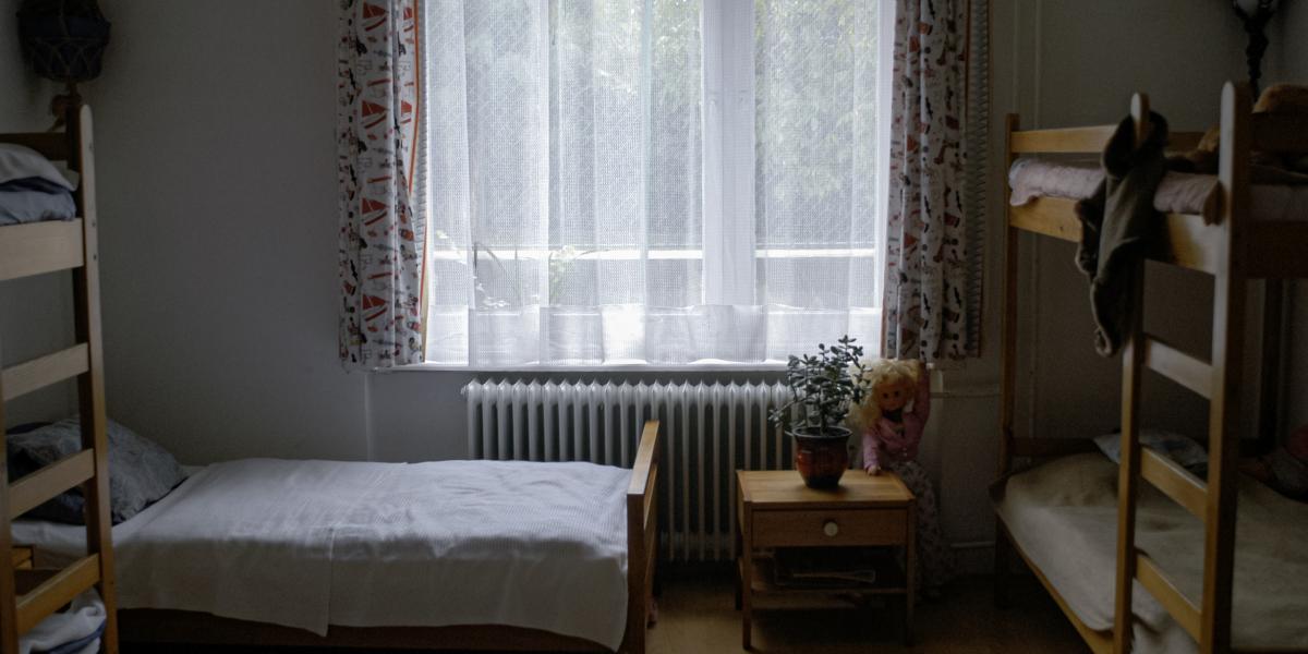 Bajban a gyermekvédelem: kevés a férőhely, a szakember