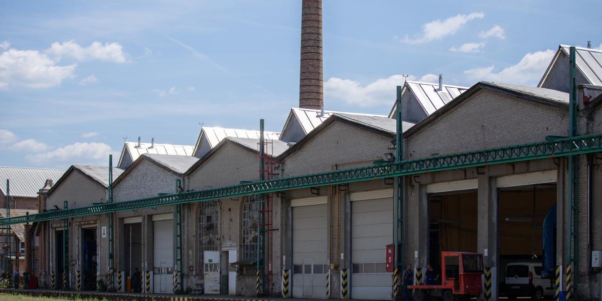 A Dunakeszi Járműjavító is lehúzhatja a redőnyt