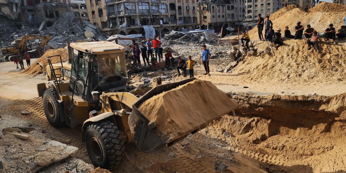 Túszok holttestének a keresése szombaton Tel-Avivban