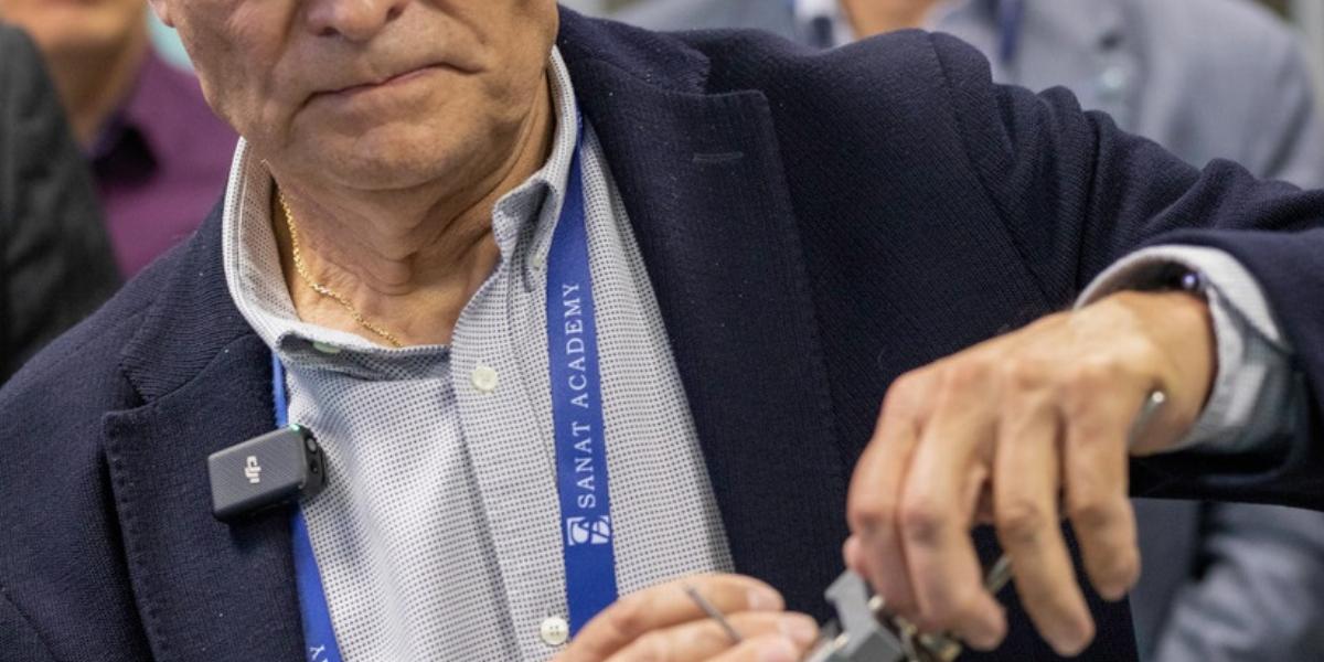 Porcépítő. Életműdíjat kapott Hangody László professzor