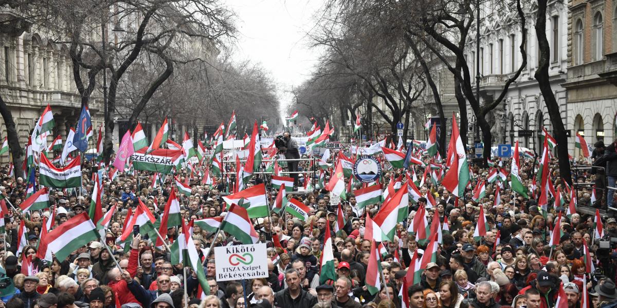 A Tisza Párt 2025. március 15-i nagygyűlése az Andrássy úton 