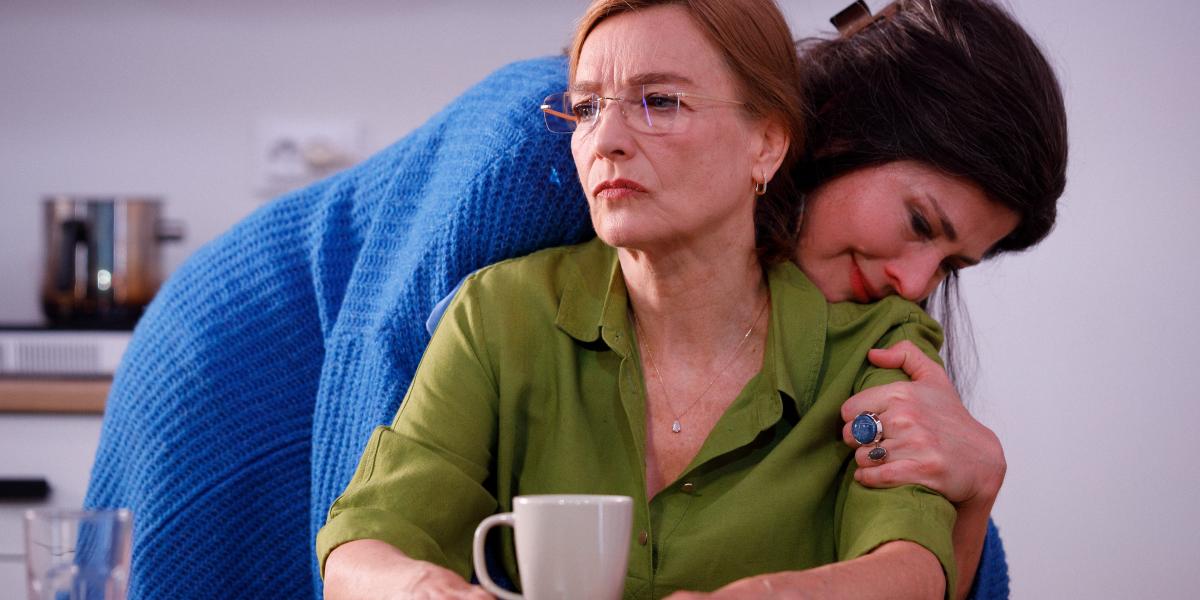 Két atomtudós nő sok év után újra találkozik: Kováts Adél és Tóth Ildikó a Radnóti Színház színpadán