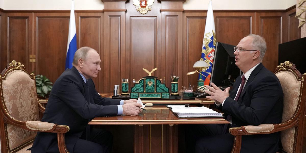 Vlagyimir Putyin és Kirill Dmitrijev