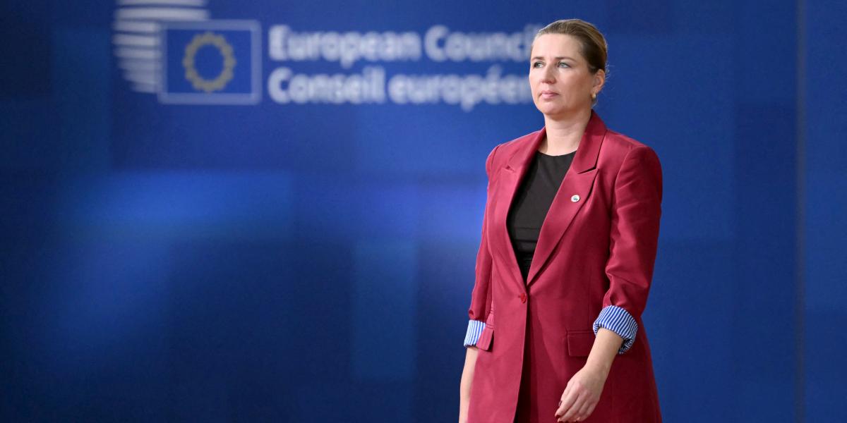 Az EU soros elnökségét adó Dánia miniszterelnöke, Mette Frederiksen szerint a jóvátételi kölcsön az egyetlen megoldás Ukrajna pénzügyi támogatásának folytatására