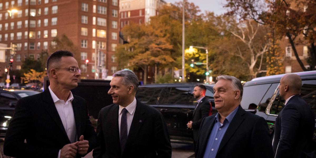 Szijjártó Péter, Lázár János és Orbán Viktor Washington-ban november 7-én 