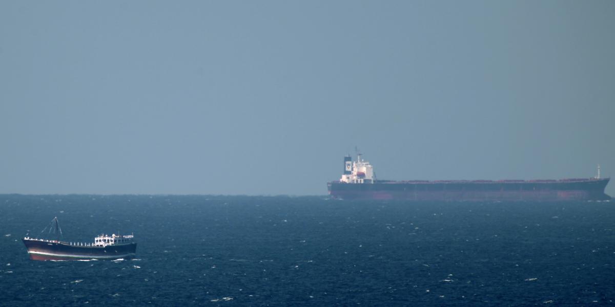 Illusztráció. Tankerhajó a Hormuzi-szorosnál