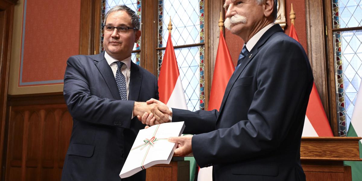 Már amikor Nagy Márton átadta a költségvetés tervezetét Kövér László házelnöknek, tudhatták, hogy sem az idei, sem a jövő évi hiánycélokat nem képes a kormány tartani