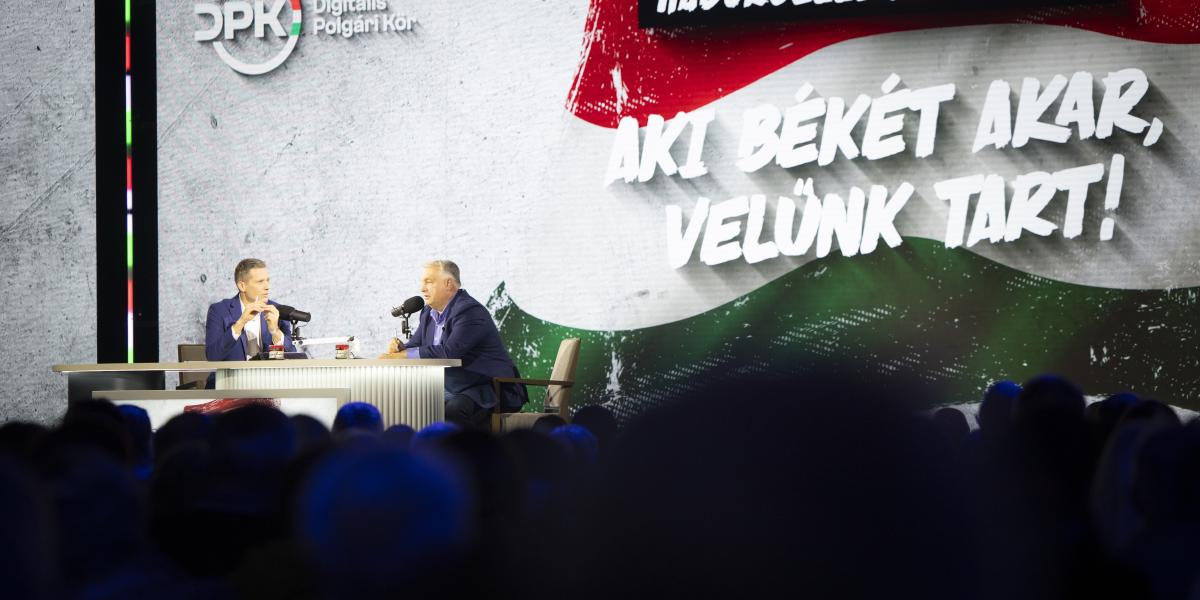 A digitális polgári körök által szervezett háborúellenes gyűlés 2025. november 15-én