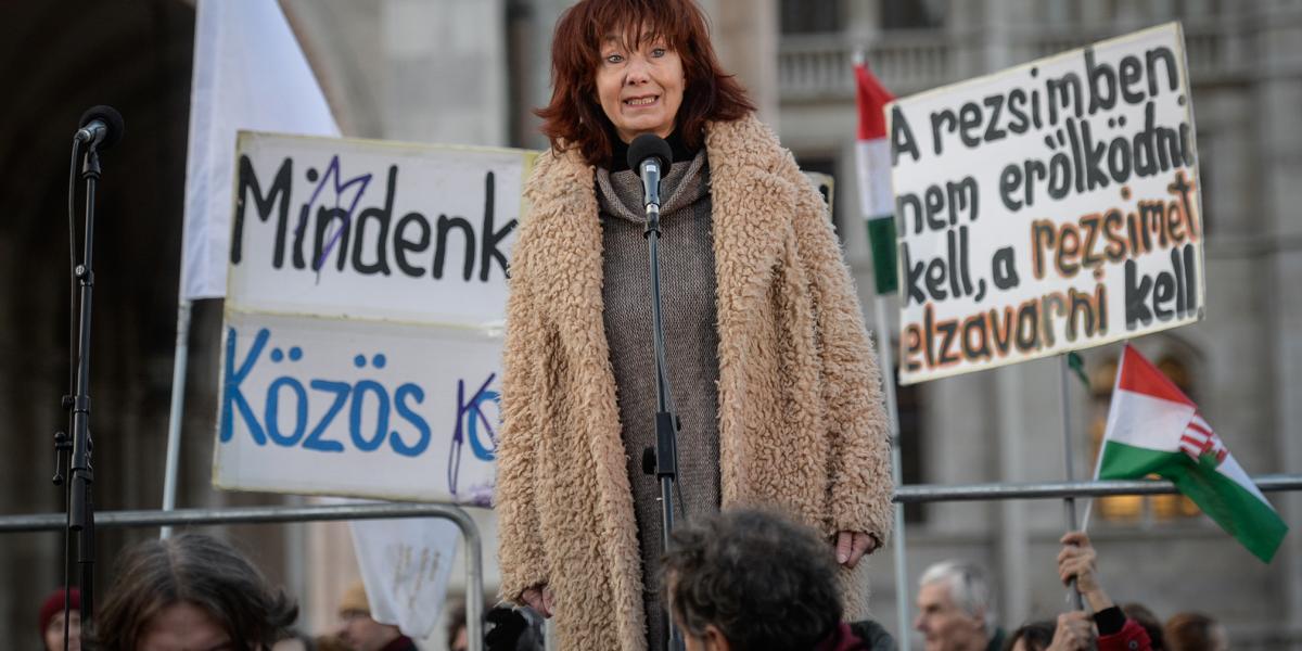 Tüntetés a Kossuth Lajos téren, a Parlament épülete előtt