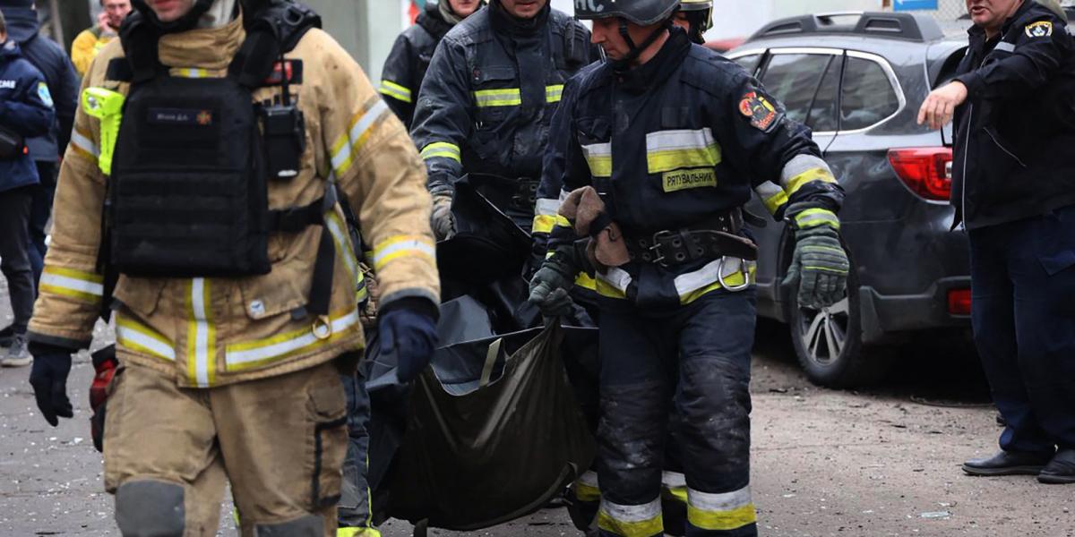 Ukrán mentőegység Dnyipróban december 1-jén 