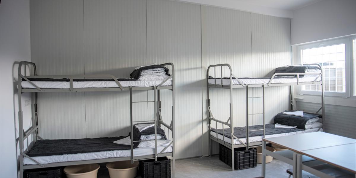 A veszprémi börtön egyik cellája, közvetlenül az átadás után. 