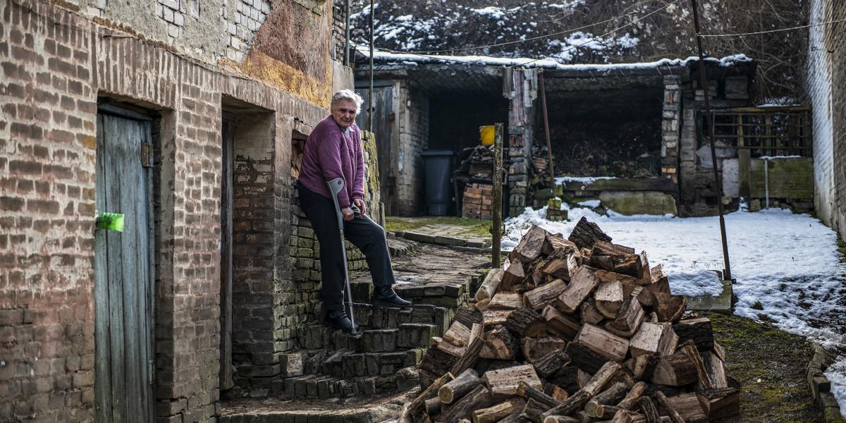 Ha valaki bírja a hideget, s csak egy helyiséget fűt, akkor 5-8 köbméter tüzelővel megúszhatja a fűtési szezont