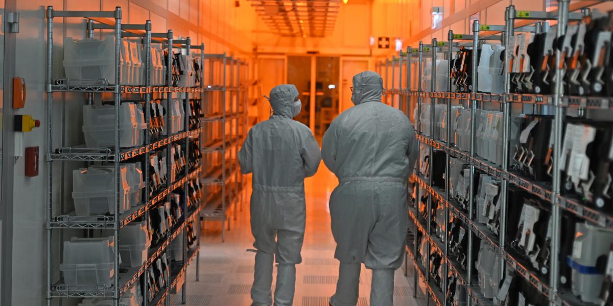 A Nexperia gyárában – a közelmúltban a csiphiány réme is borzolta a kedélyeket, miután a holland kormány állami ellenőrzés alá vonta a céget