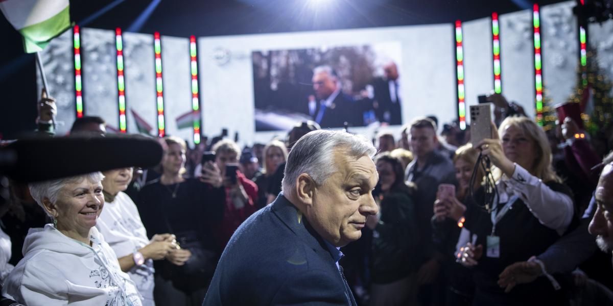 Orbán Viktor miniszterelnök a Digitális Polgári Körök által szervezett háborúellenes gyűlésen Szegeden