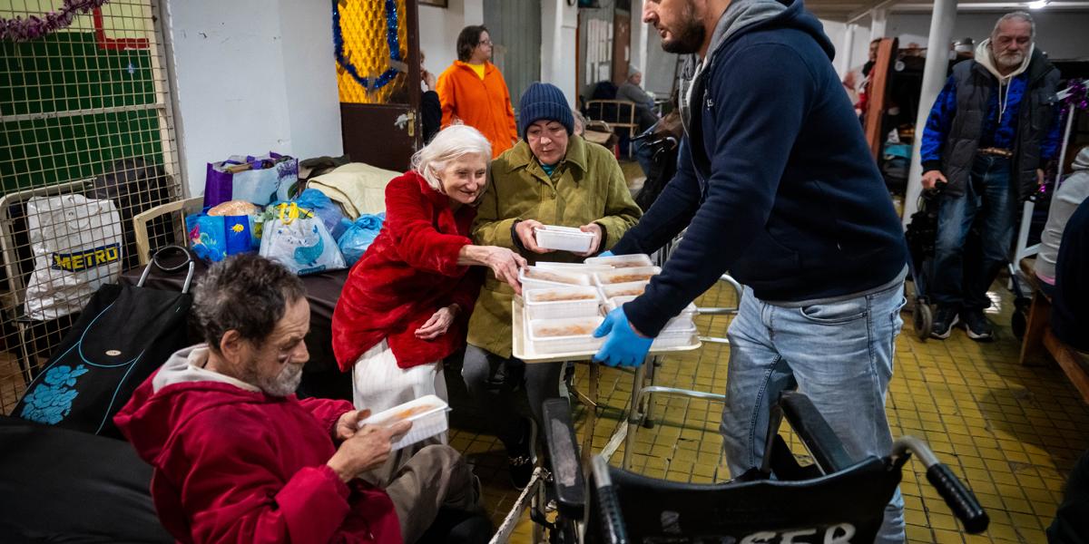 Az ételosztás mellett betlehemi ünnepség is volt a Dankó utcában