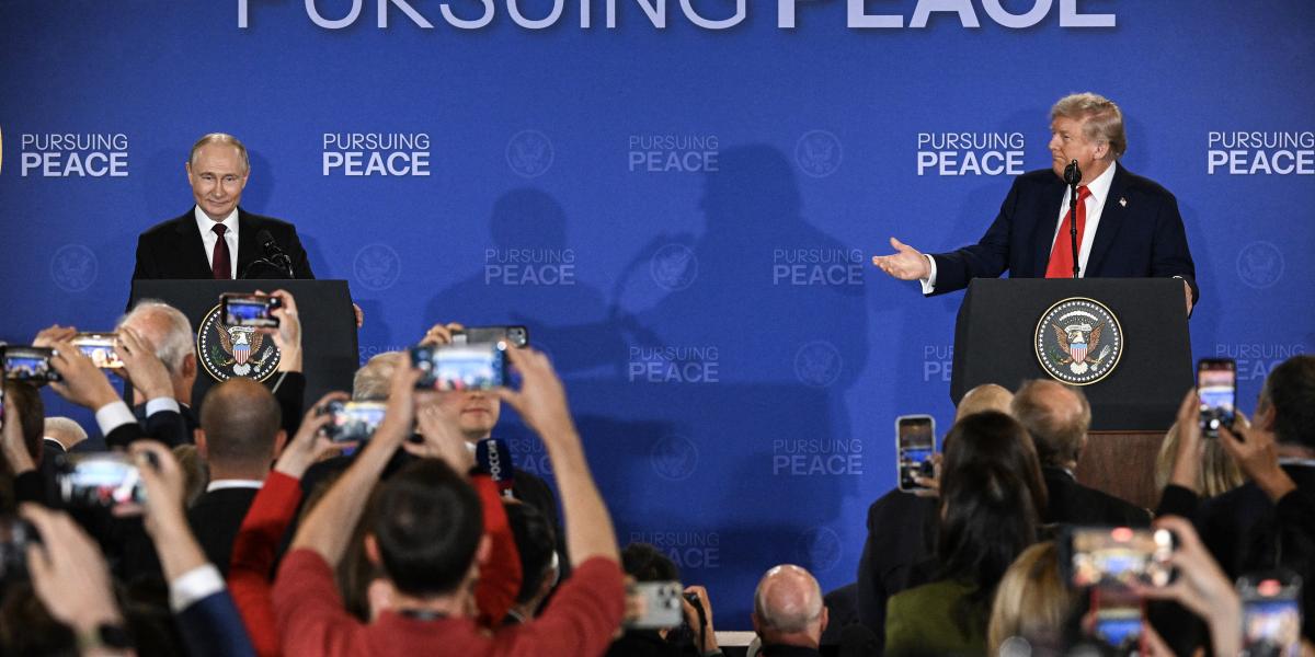 Putyin orosz és Trump amerikai elnök Alaszkában – mindketten olyan világot képzelnek el, ahol a lehető legkevesebb a zavaró tényező