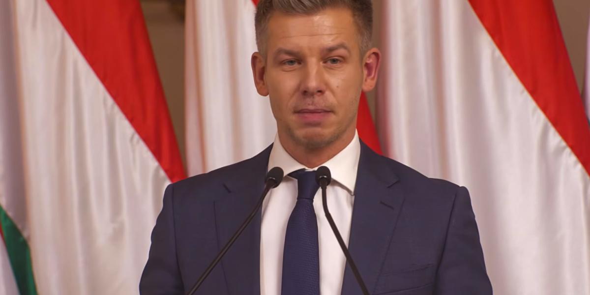 Magyar Péter a Tisza Párt évindító nemzetközi sajtótájékoztatóján január 5-én 