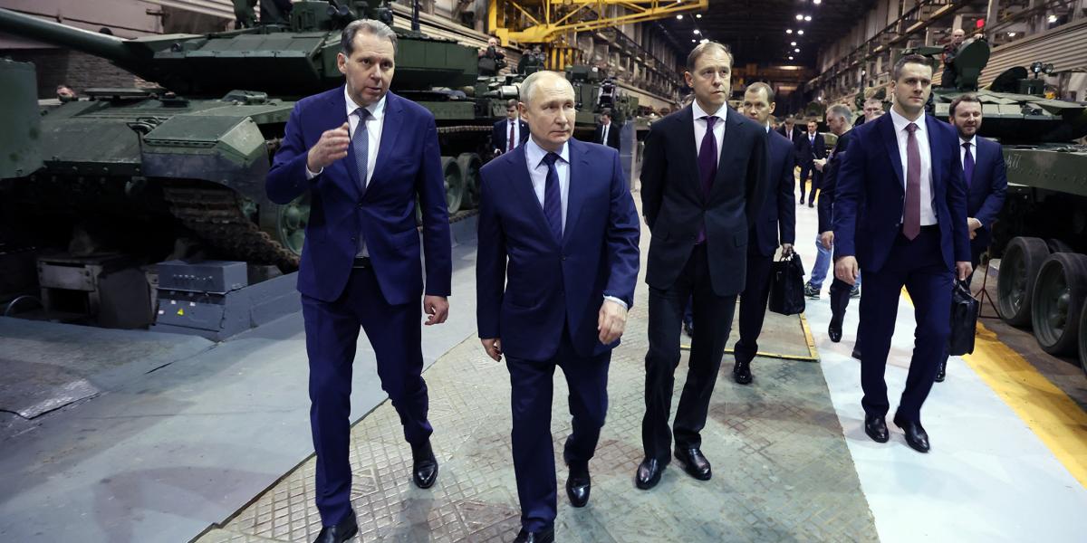 A Vlagyimir Putyin vezette Oroszország éves költségvetésének már 41 százalékát emésztik fel a háborús kiadások