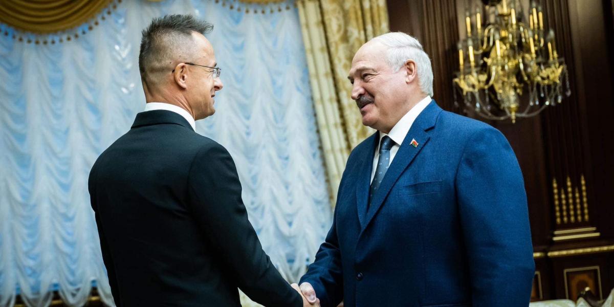 Szijjártó Péter Lukasenka be­lorusz elnökkel 2023-ban – Magyarország Belarusz sorsára juthat, ha Orbán a vesztes választások ellenére nem adja át a hatalmat