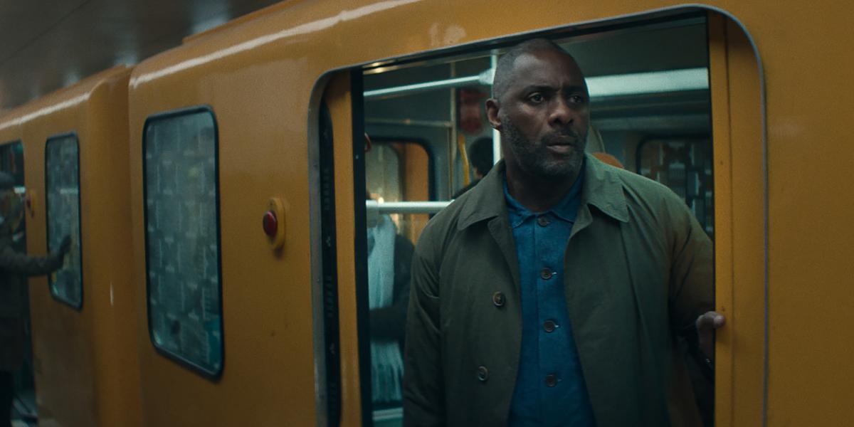 Idris Elba most is kiváló, mint a sebezhető antihős