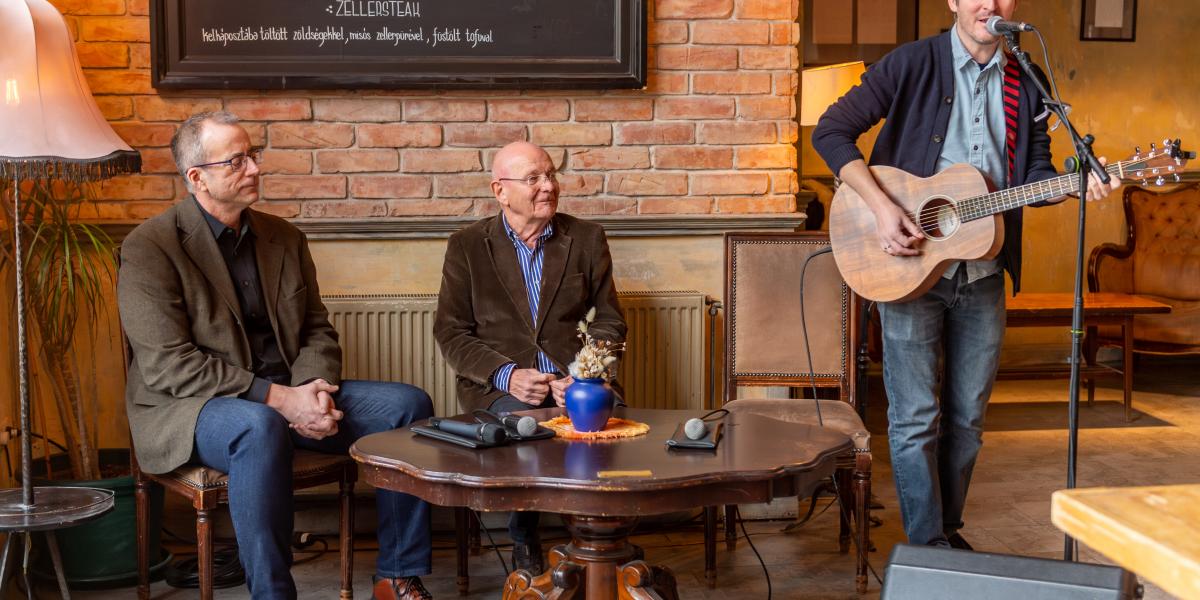 Bereményi Géza három Budapest-­dalszöveget írt Cseh Tamásnak, a negyediket Járai Márk kapta