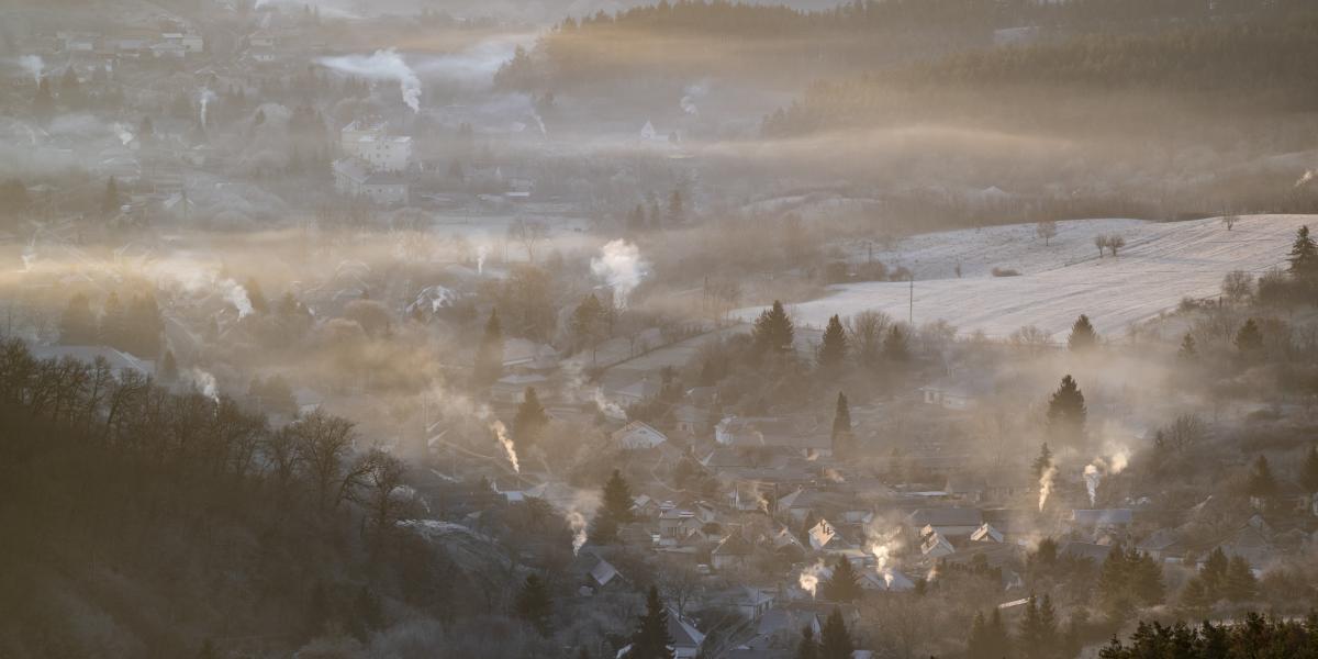 Köd Salgótarján felett még 2025. december 27-én