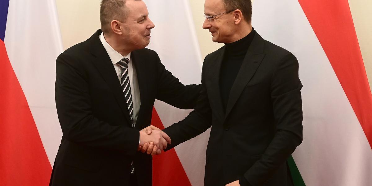 Szijjártó Péter külgazdasági és külügyminiszter fogadja hivatalában Jindrich Rajchlt, a cseh képviselőház védelmi bizottságának alelnökét, a cseh Jog, Tisztelet, Szakértelem (Právo Respekt Odbornost, PRO) párt elnökét 2026. január 22-én.