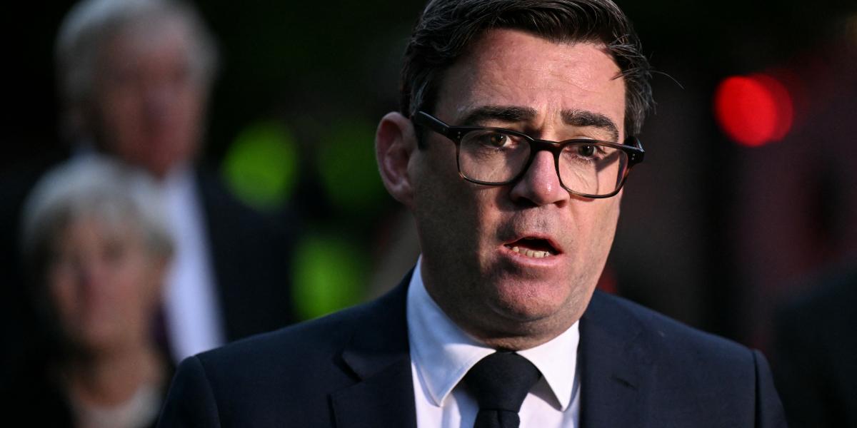 A választmány fellépése Andy Burnham manchesteri főpolgármester képviselő-jelöltsége ellen súlyosan megosztotta a Munkáspártot