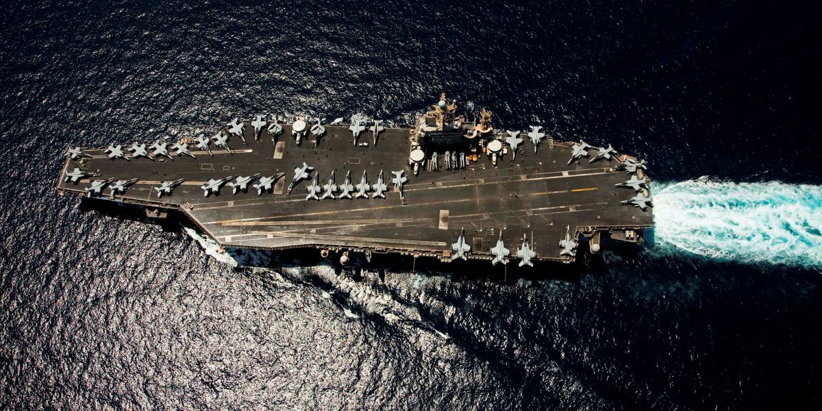 A USS Abraham Lincoln az Arab-tengeren
