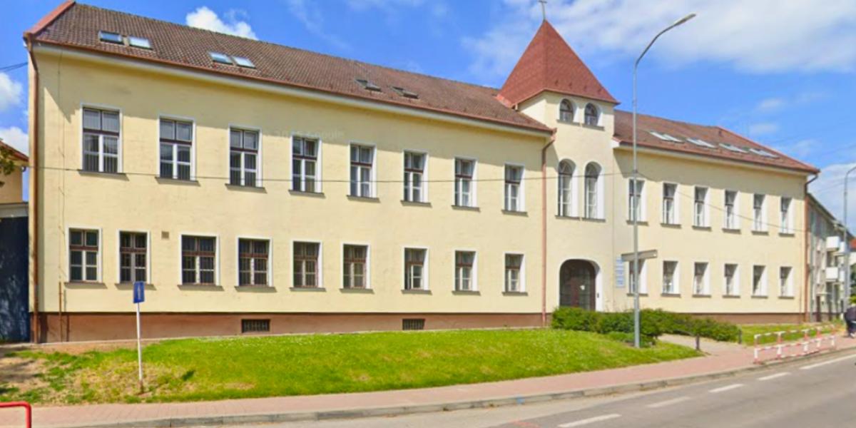 A vágújhelyi általános iskola - Korábbi felvétel 