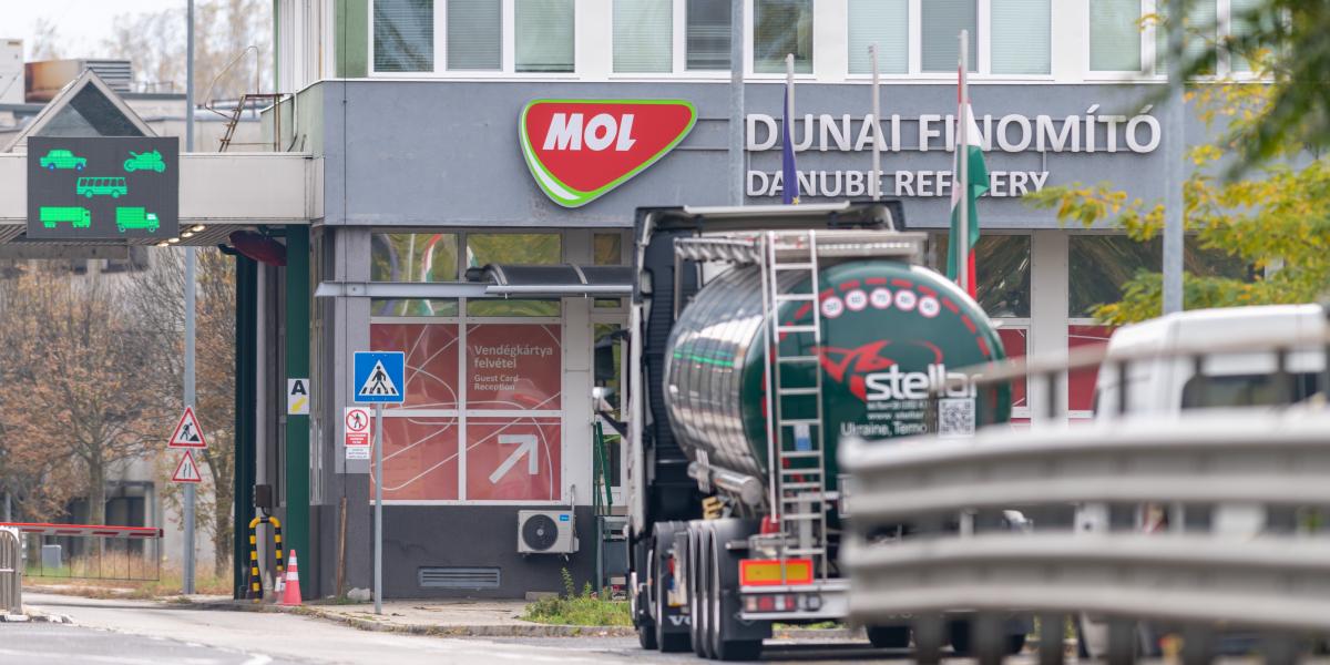 A Mol Dunai Finomítója Százhalombattán.