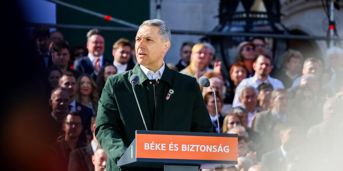 Lázár János a Békemenetet lezáró díszünnepségen a Kossuth téren március 15-én 