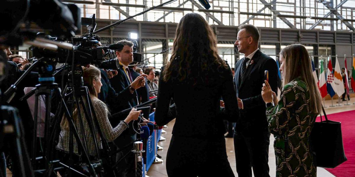Szijjártó Péter az Európai Unió tagállamainak külügyminiszteri tanácskozása előtt Brüsszelben március 16-án 